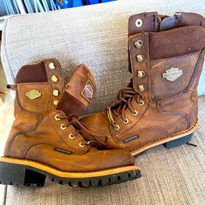 Women’s Harley Davidson leather boots.